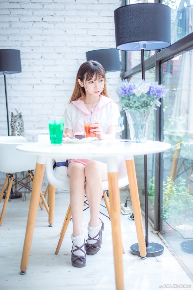 “荒唐，周瑜私自毁盟在先，偷袭我军，乃咎由自取，如何能够怪到我们头上！？”陈到冷声道：“尔等今日无故攻伐江夏，才会为天下人耻笑。”